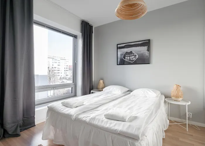 Newly Built 1Br Apartment With Balcony Next To Railway Station & Downtown - Hosted By 2Ndhomes