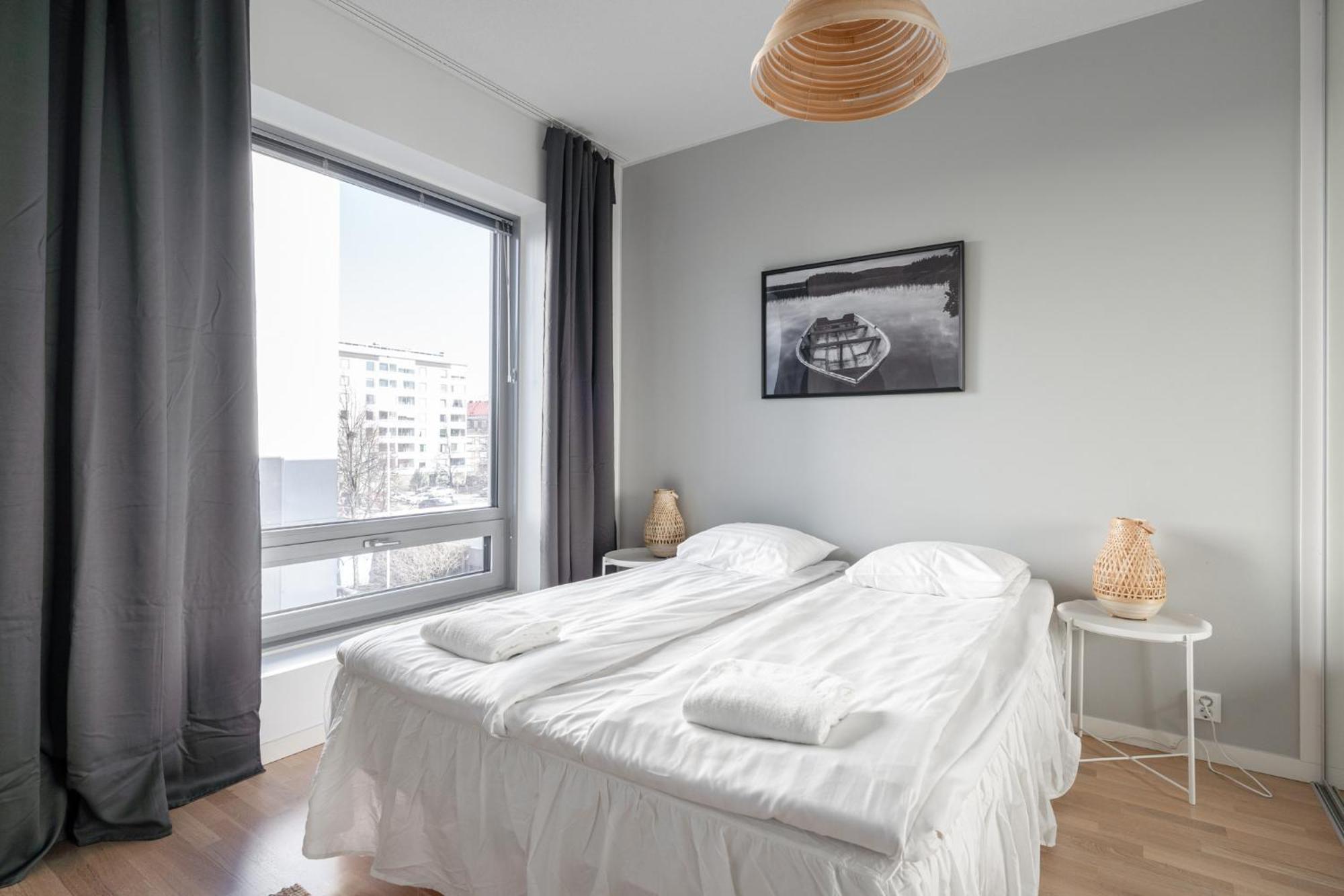 Newly Built 1br With Balcony Next To Railway Station & Downtown - Hosted By 2ndhomes