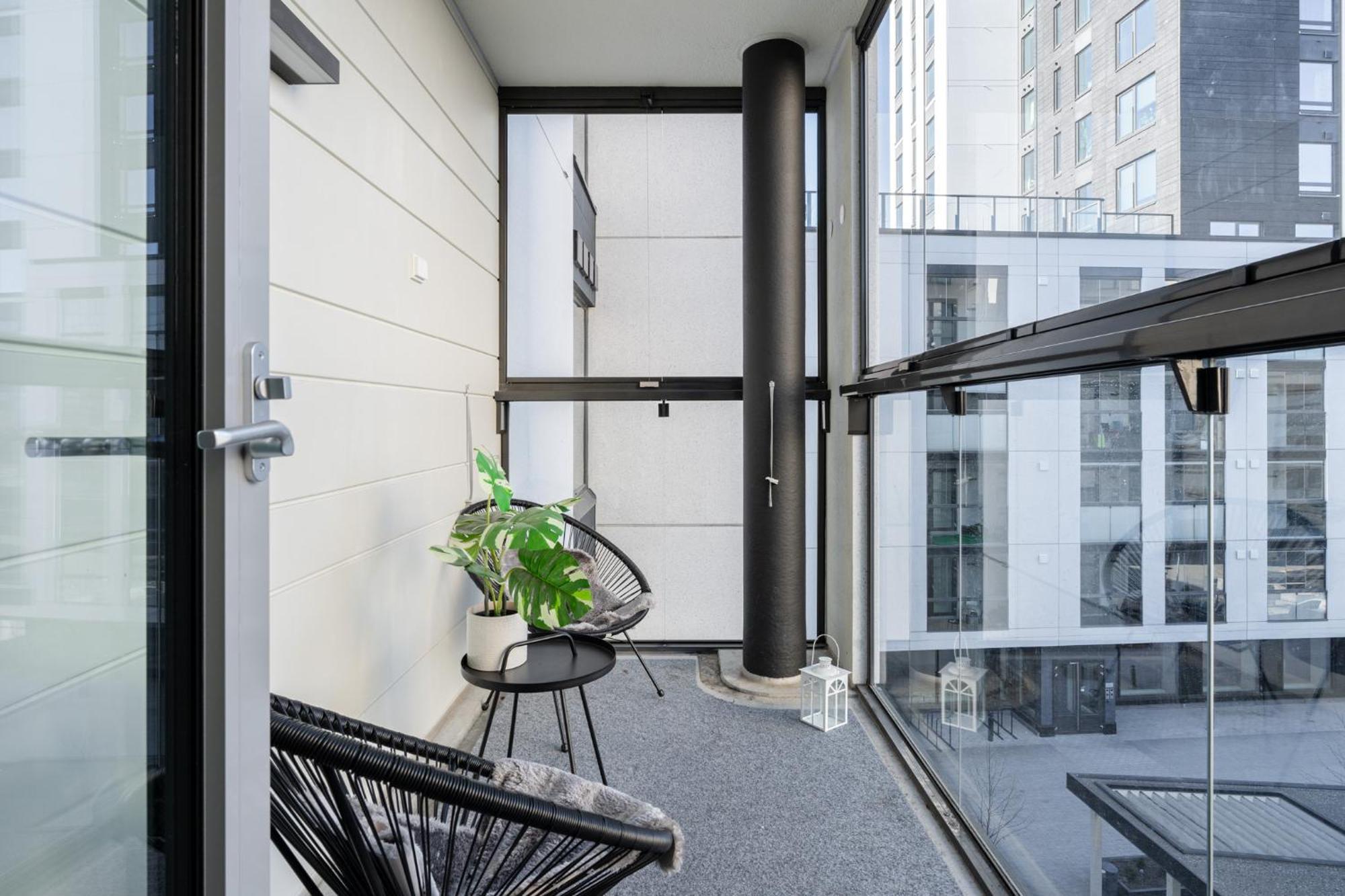 Newly Built 1br With Balcony Next To Railway Station & Downtown - Hosted By 2ndhomes Apartment